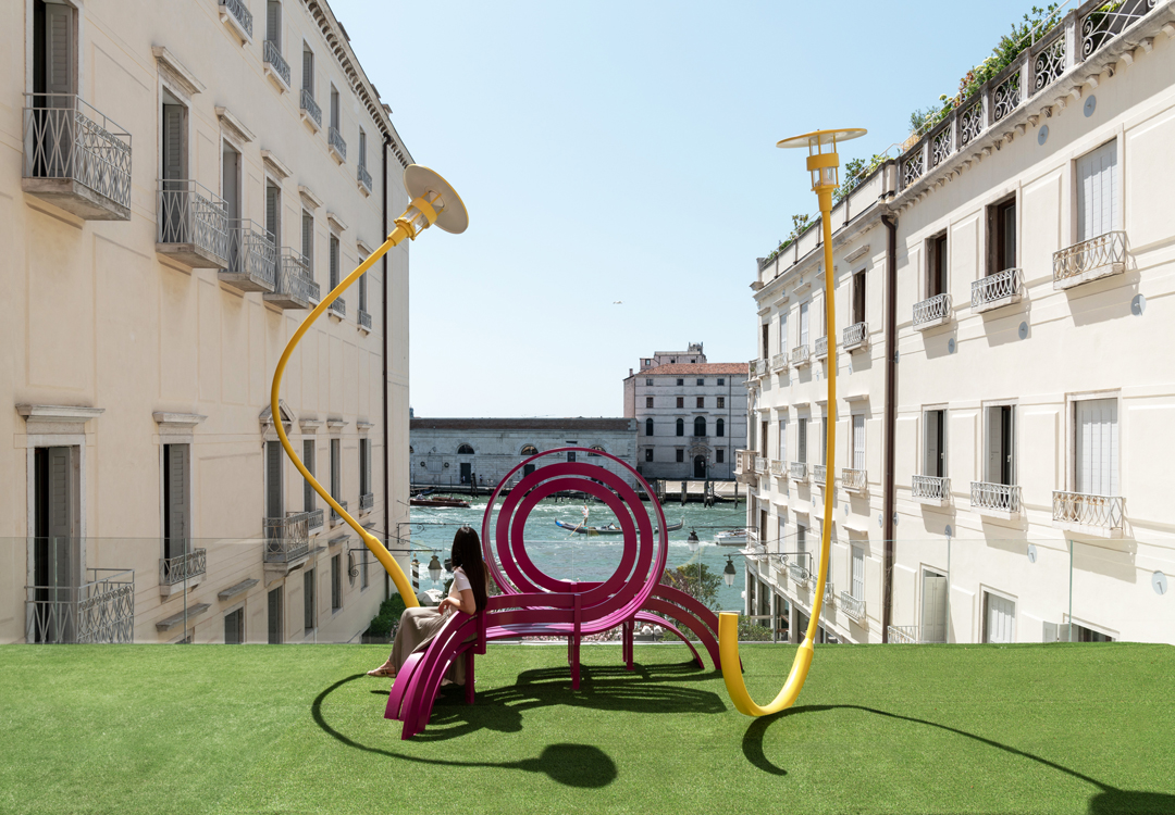 Jeppe Hein, Social Bench and Lamps